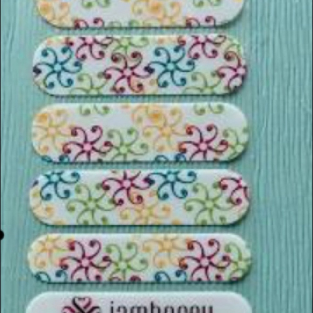 Jamberry Nail Wraps “Vibrant Pinwheel”